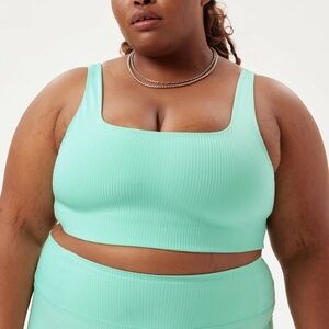 Girlfriend Collective 
Breeze RIB Tommy Cropped Bra